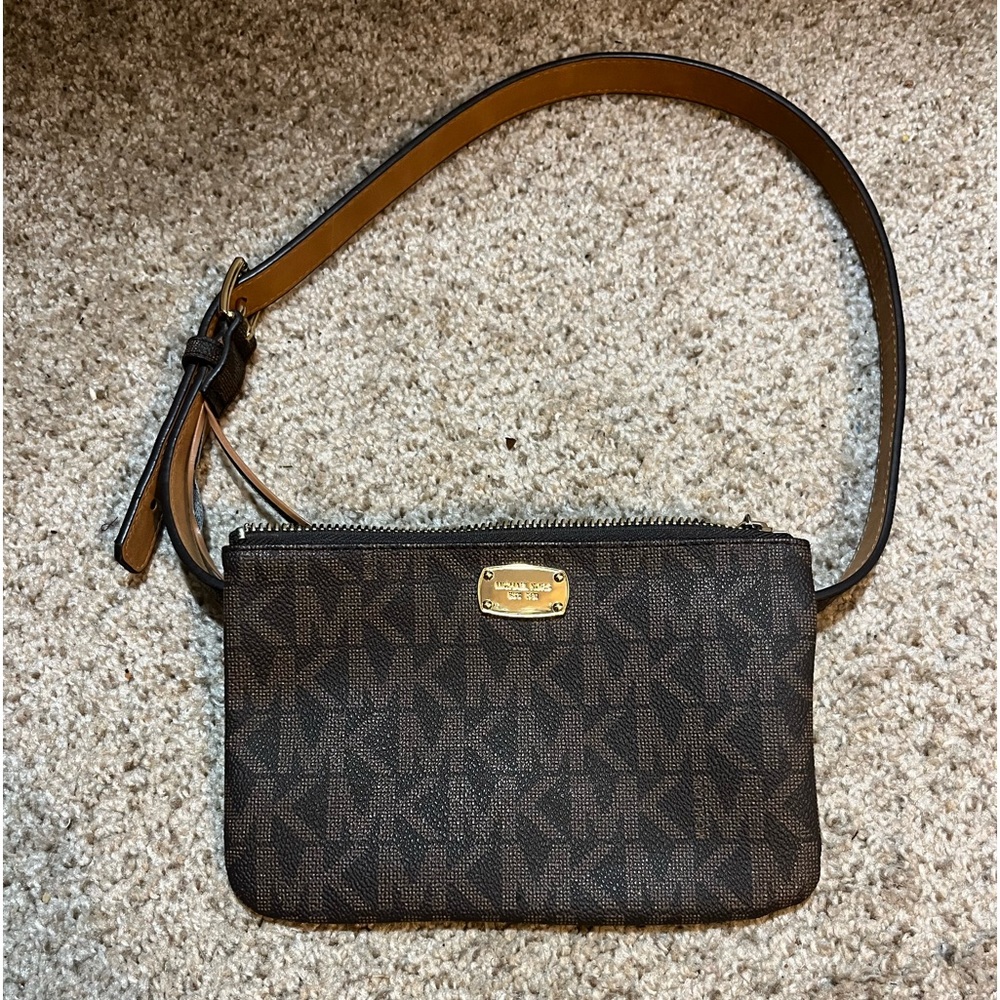 Michael Kors waist pack. Rarely used. Great for concerts or quick errands.